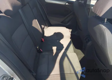 2010 Volkswagen Golf Tdi z USA, uszkodzony, nr VIN WVWDM7AJ2AW349374